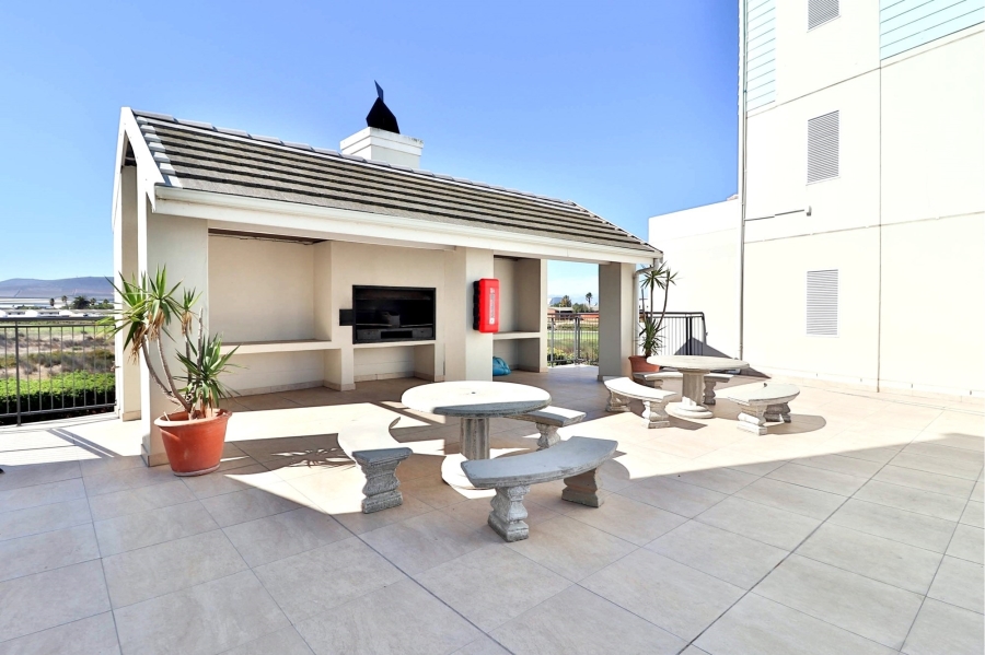 To Let 2 Bedroom Property for Rent in Royal Ascot Western Cape